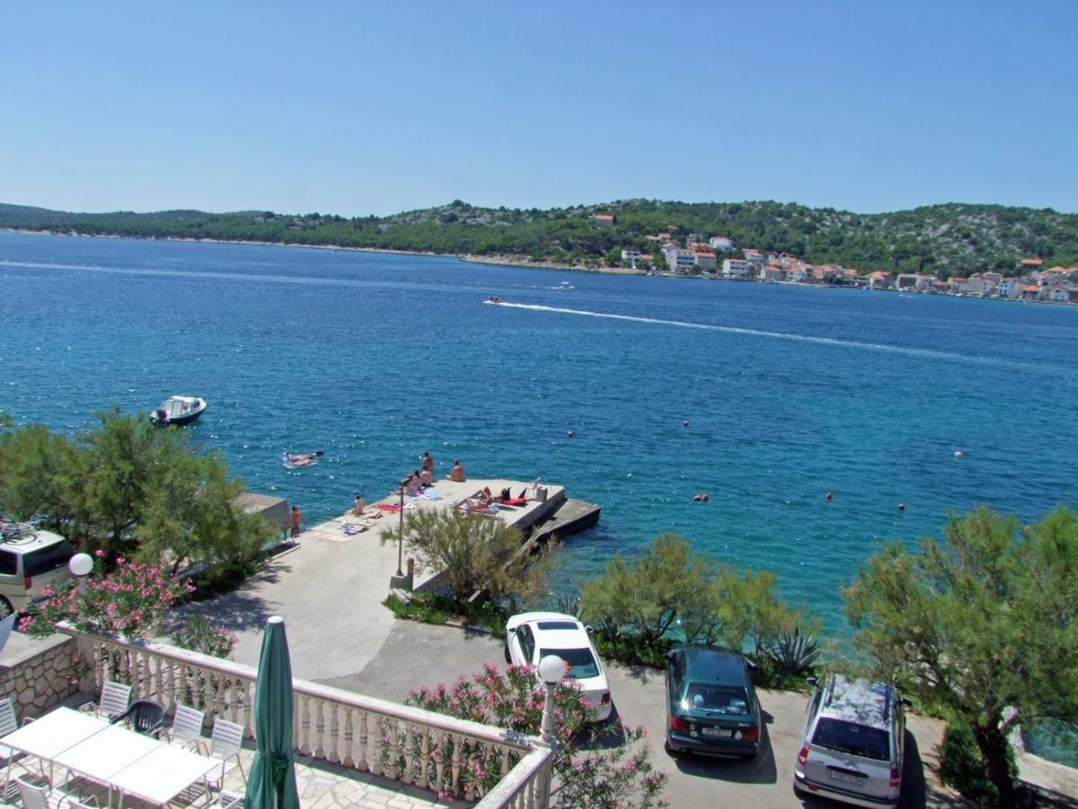 Apartments Ive Tisno Exterior foto