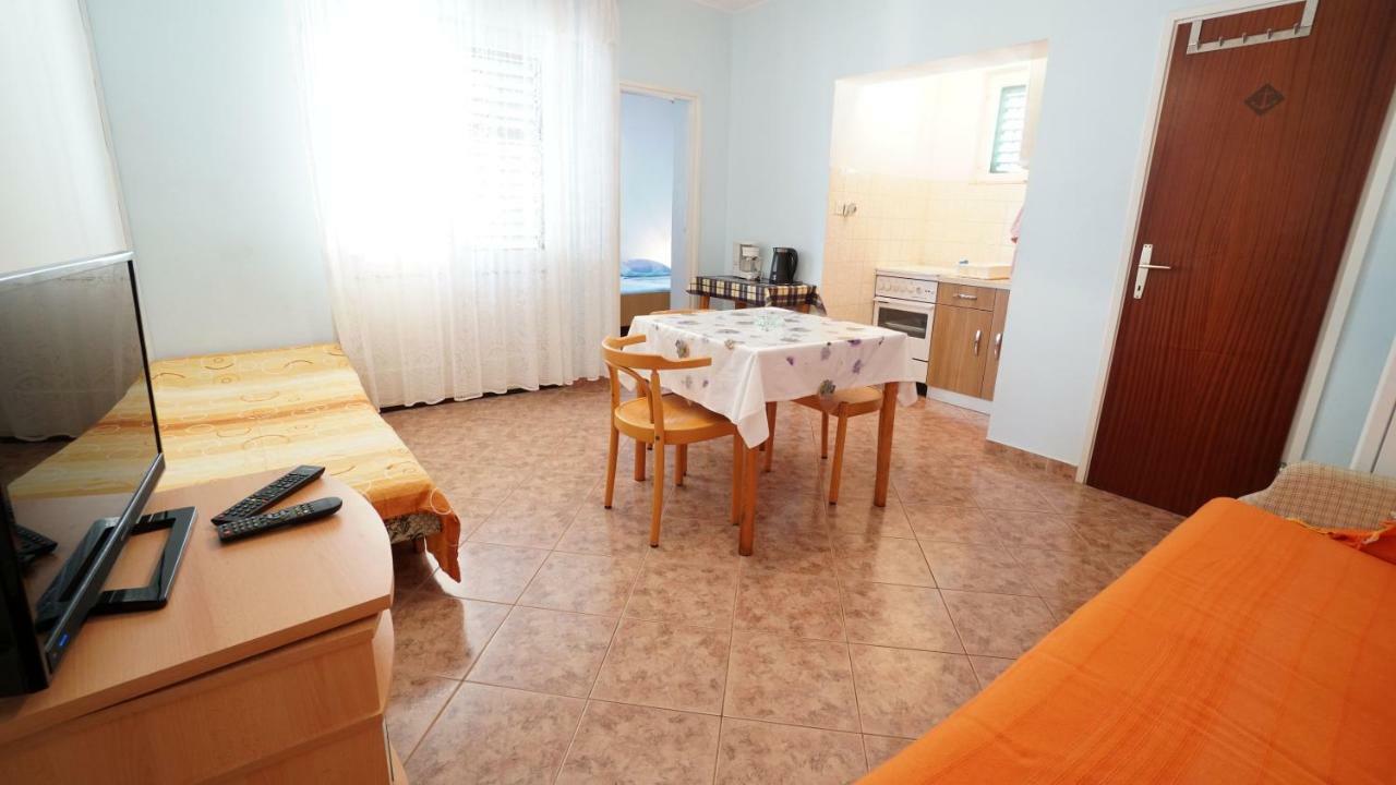 Apartments Ive Tisno Exterior foto